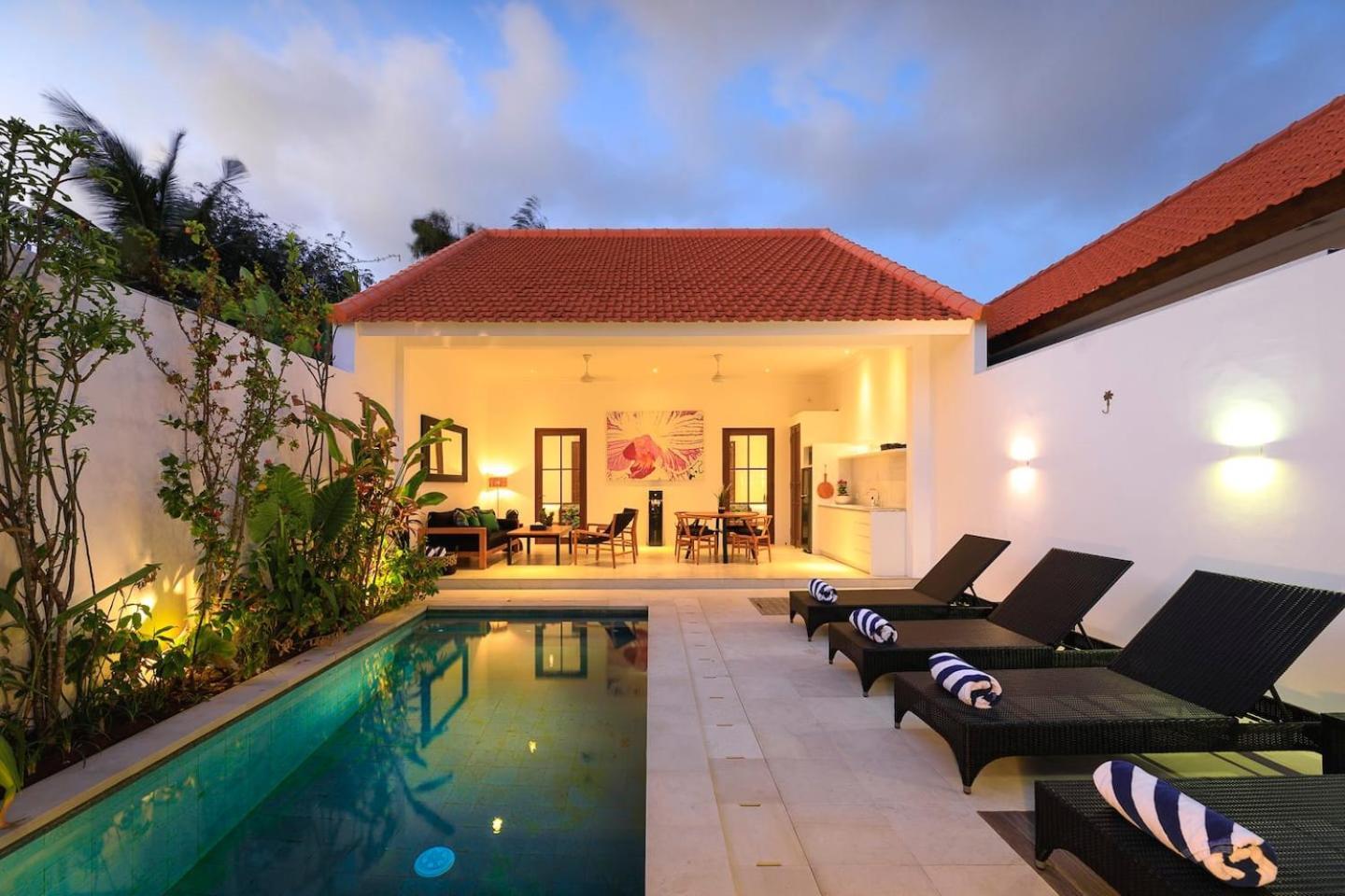 Gorgeous 2 Bed Pool Villa, Walk To Villa Seminyak (Bali)
