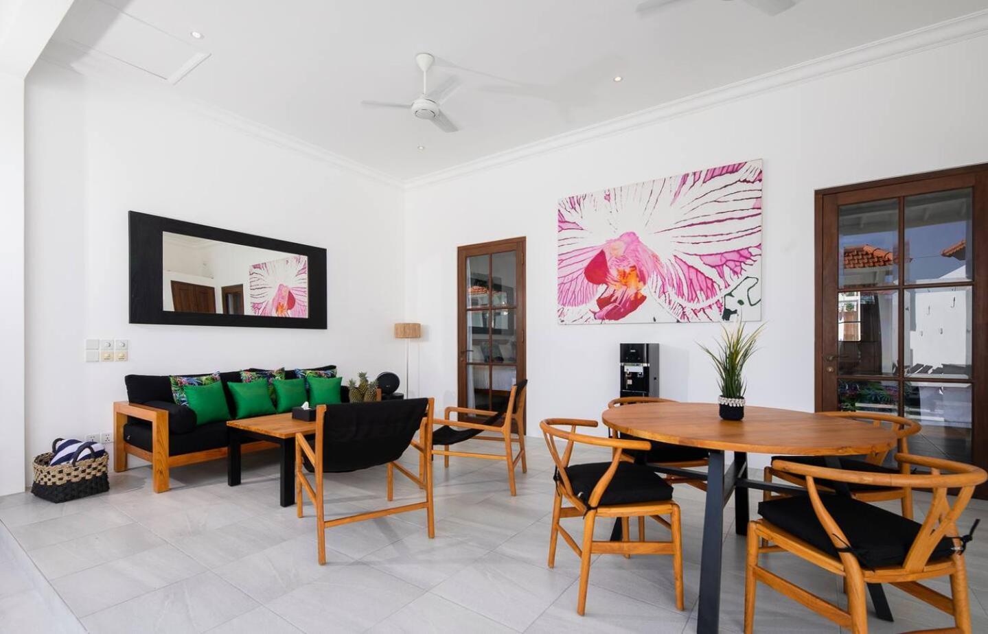Villa Gorgeous 2 Bed Pool Villa, Walk To