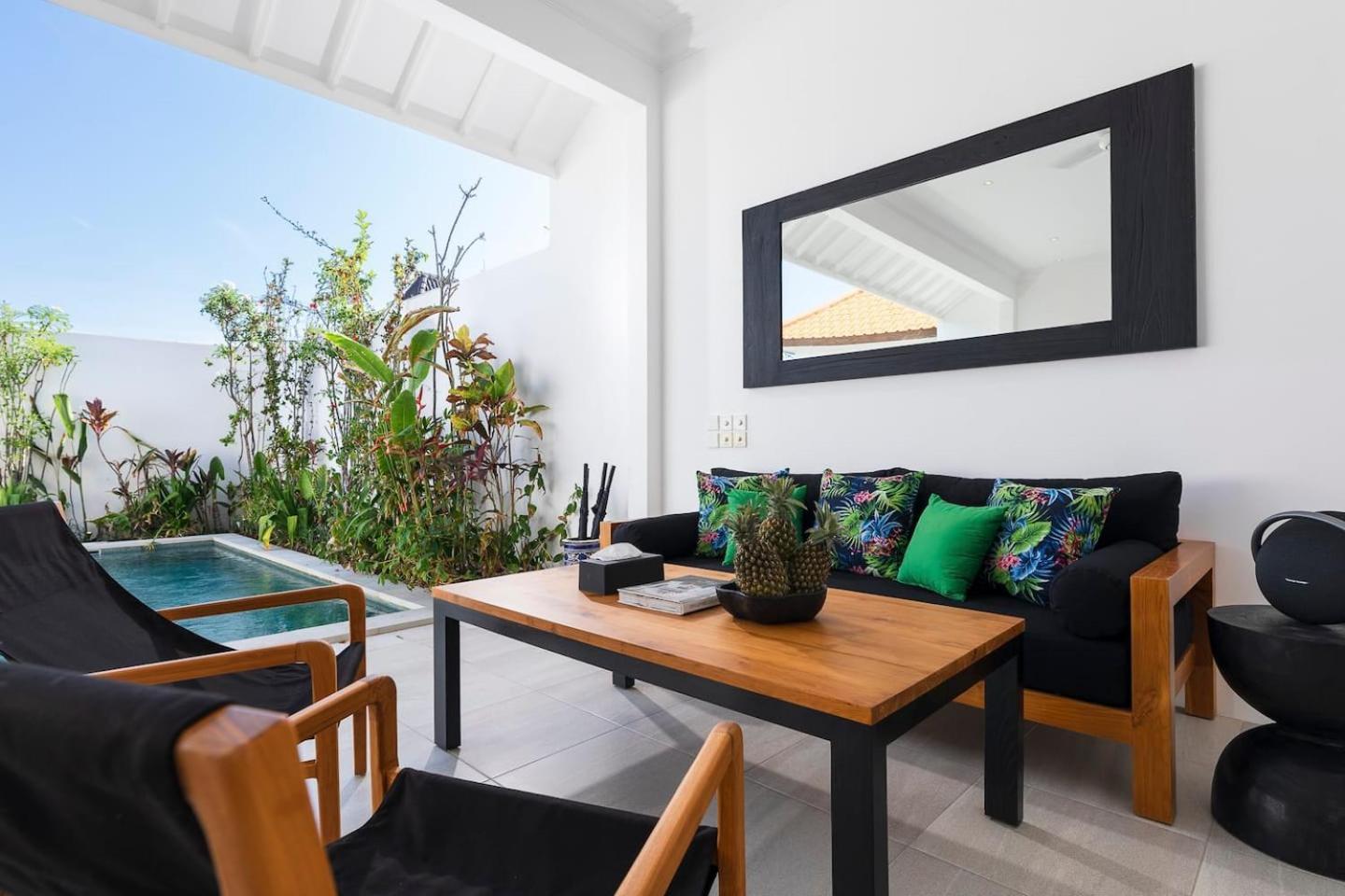 Gorgeous 2 Bed Pool Villa, Walk To * Seminyak (Bali)